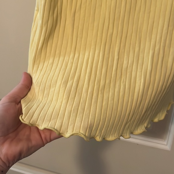 Old Navy Crop Tank Top - Picture 2 of 4